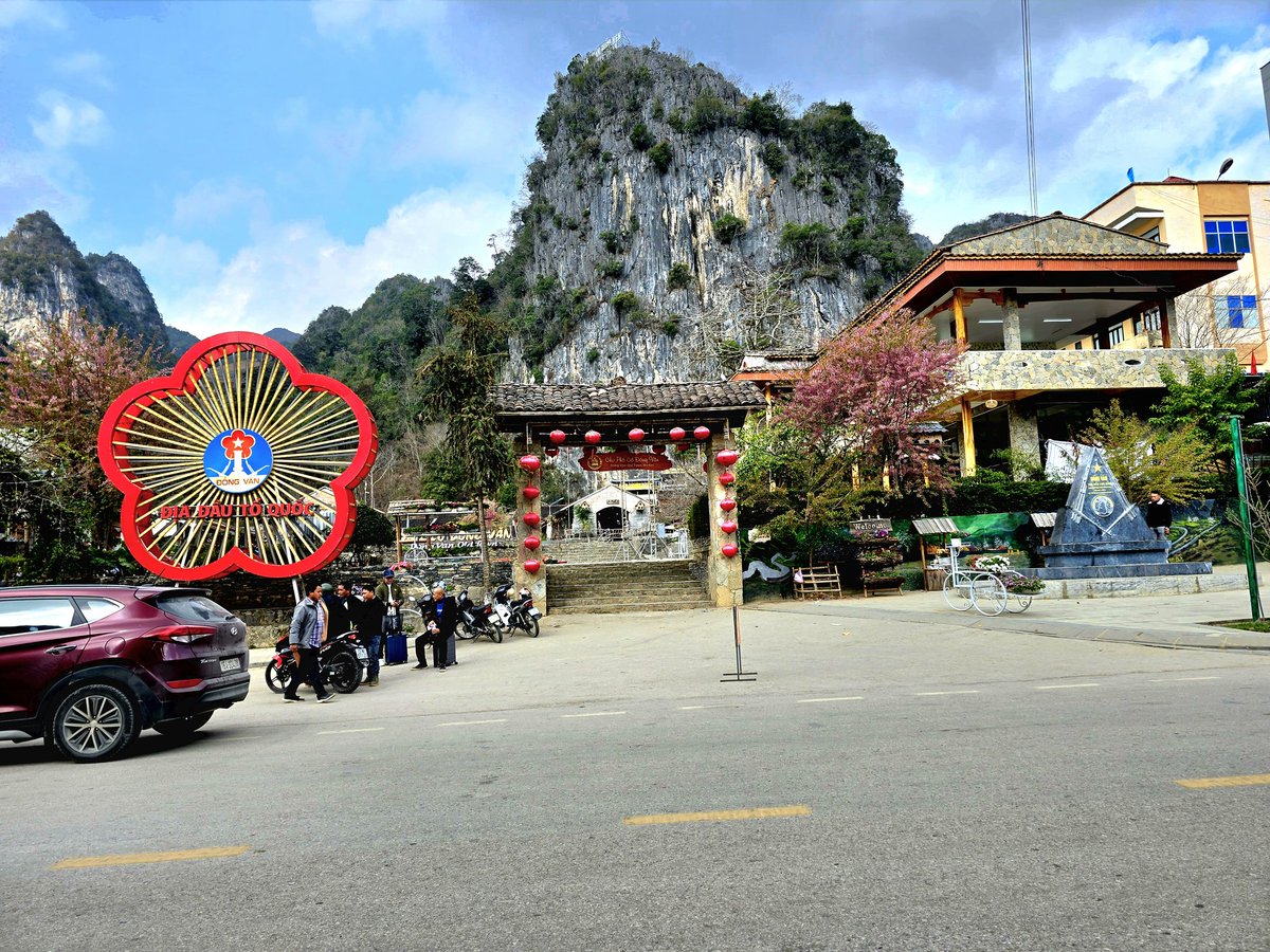 Bkk4you's tweet image. Day 2 on the Hà Giang Loop takes you from misty Yên Minh to majestic Đồng Văn —  across the legendary Mã Pí Lèng 🇻🇳 Vietnam’s King of Passes and into the soul of Mèo Vạc 🏞️ 
🎬 Watch the journey: youtu.be/utSOx2GlZxg
#HaGiangLoop #VietnamTravel #MaPiLengPass #RenOverSea