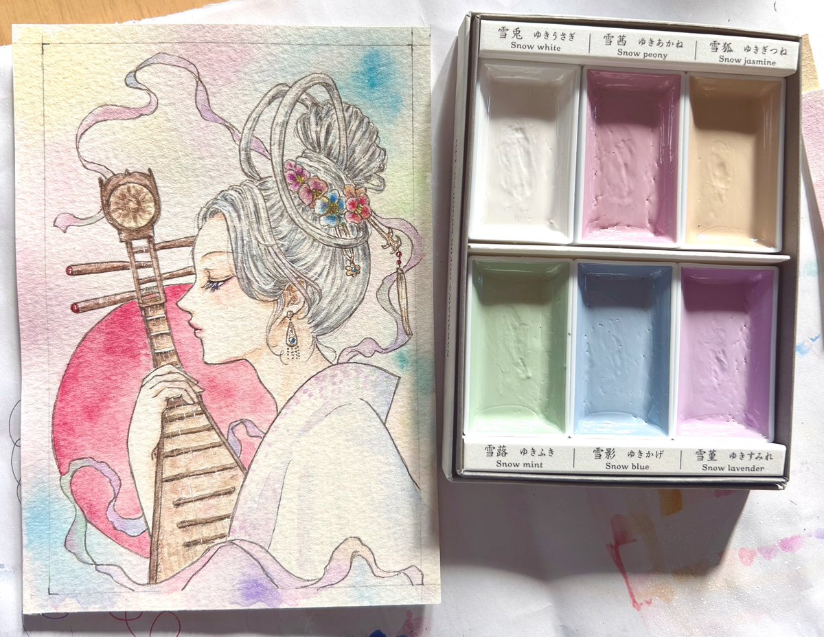 芸能・芸術の神様の 辨財天様を描いてみた✏️✨ 早速絵墨「雪」も一部