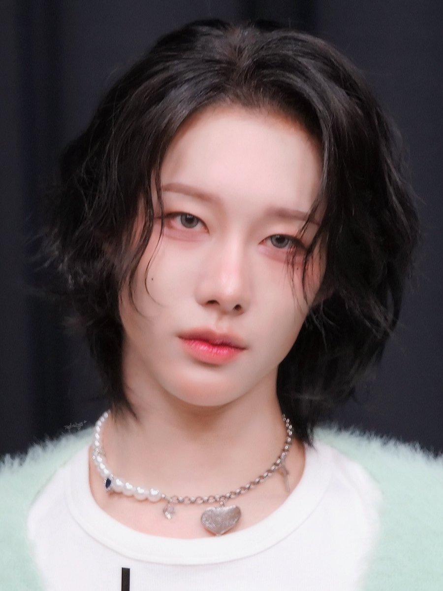 redrubyj_'s tweet image. 251120

#루이 #RUI
#엑스러브 #XLOV