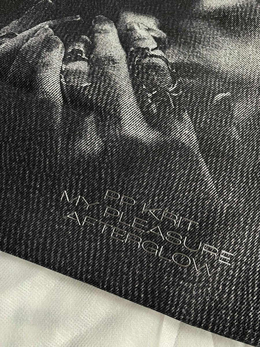 เป๋าคือสวยตาแตก สะพายแล้วไม่อายใครอ่ะ ผ้าดีมากเป็นทรงโคตรสวย ฮืออ เลิฟเทสพีว่ะ🥹🤟🏻💘
#AfterglowCollection