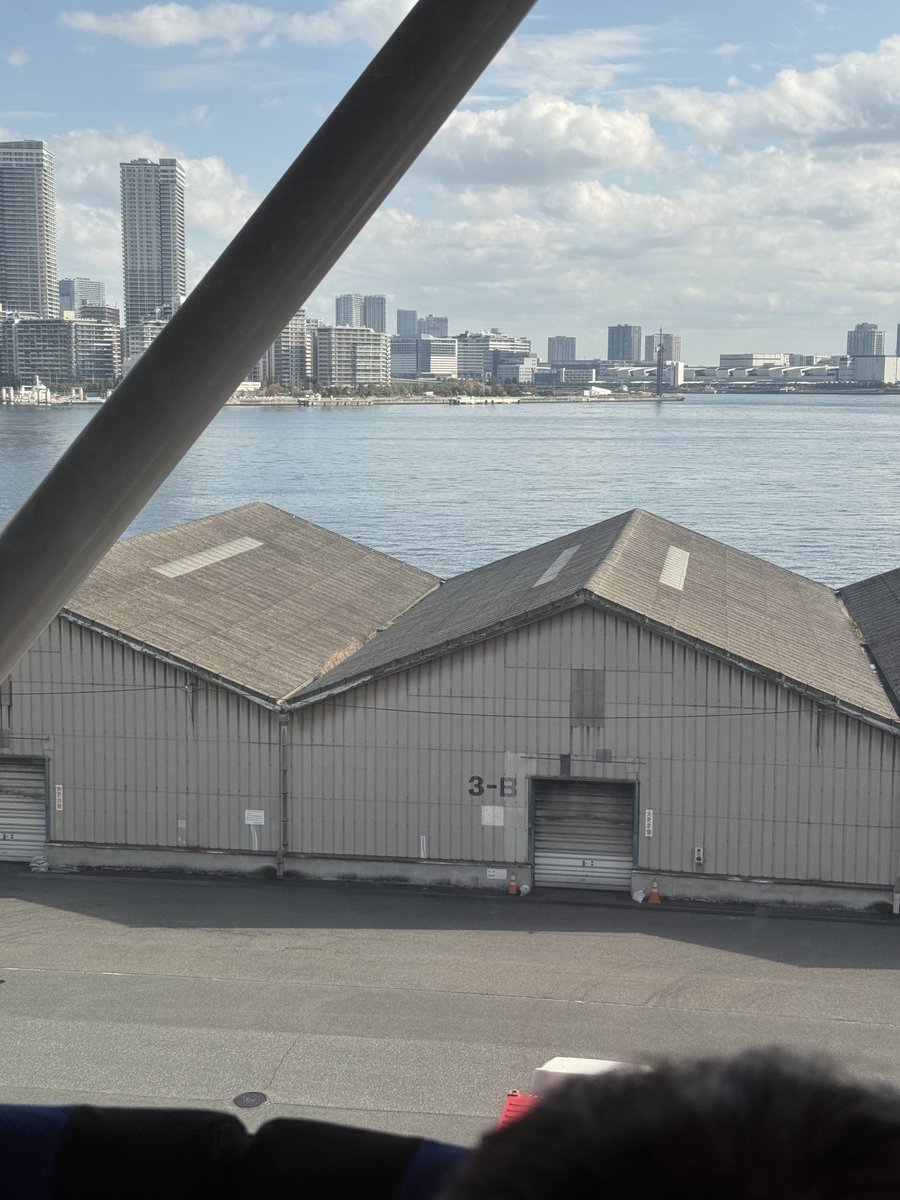 ビル毛？

#ビル毛
#rooftop_hair