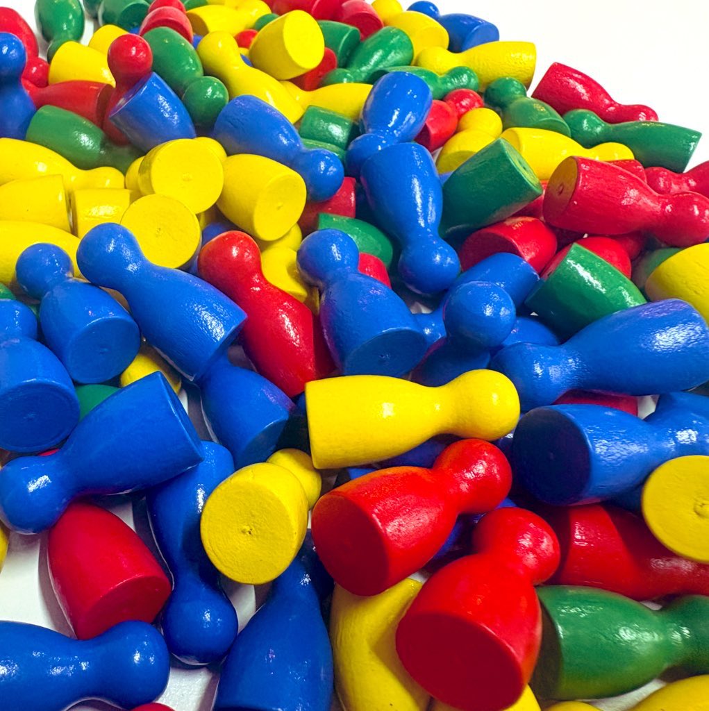 ocb_gamesclub's tweet image. ✍️お品書き✍️

新作！✌️PON！✌️
♥️じゃんけんで遊べるくらいから
💰2000円

🐱猫の手を借りろ🐱
♥️UNOで遊べるくらいから
💰1500円

🩵コマつかみ取り🩵
製作時に使えなかったB級品のコマをつかみ取り！
💰100円

💚シールプレゼント💚
恒例になっているシールを今回も！

 #ゲームマーケット2025秋