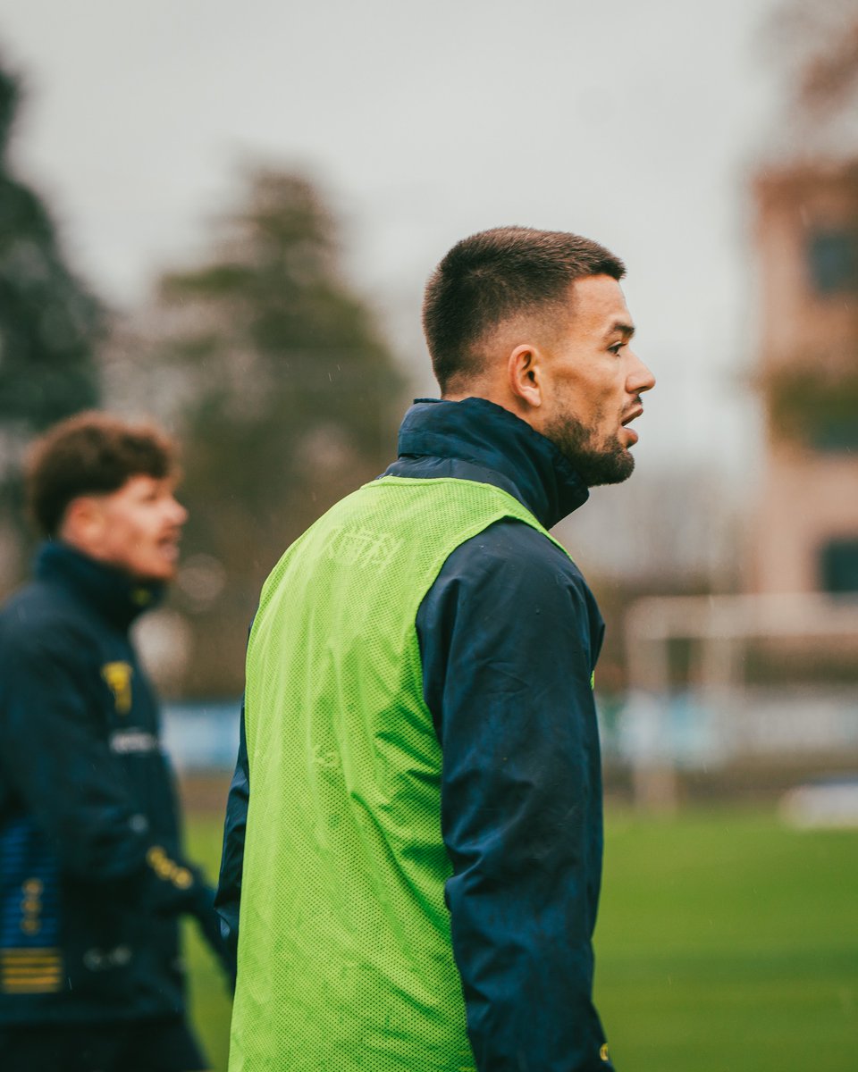 STVV_JP's tweet image. 欠場が続いていた #ムスリウ 選手がチーム練習に合流！⚽️
トレーニングでも元気な姿を見せてくれています！💪

#シントトロイデン #STVV 
#ここから世界へ