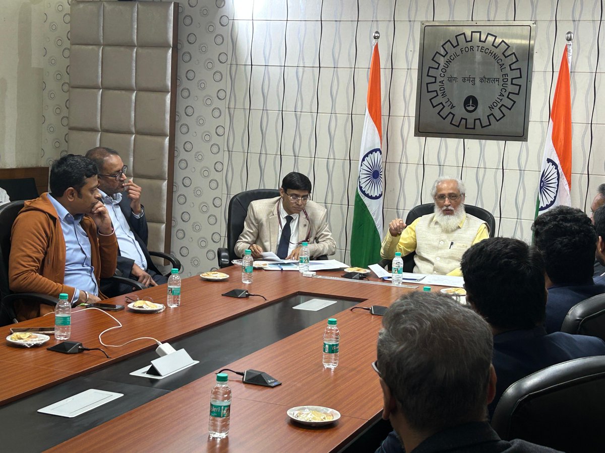 LearnEnggCom's tweet photo. A proud milestone for LearnEngg! 📷
LearnEngg has officially signed an MoU with AICTE under the NEAT program, marking a major step forward in transforming technical education across India.
#LearnEngg #AICTE #NEAT #EngineeringEducation #Polytechnic #EdTech #Innovation #VirtualLabs https://t.co/NIBAVXHIeO