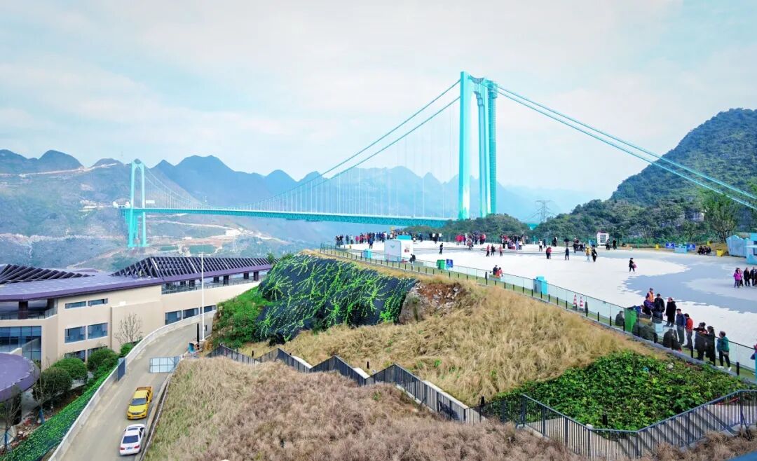IMTAOFFICIAL's tweet photo. International Guests Conduct Field Study on #Guizhou’s Mountain Tourism and Discuss High Quality Integration of Culture and Tourism📰📩

From November 12 to 13, representatives from international organizations, government departments, tourism institutions, diplomatic missions in #China, tourism-related enterprises, mountain destination management agencies, and academic experts from #Russia, #Italy, #Lebanon, #Colombia, #Malaysia, #Thailand, #SouthKorea, #Nepal, #SriLanka and other countries and regions conducted an in-depth field study of #Guizhou’s characteristic mountain culture, tourism and sports projects in #Guiyang, #Zhenfeng, #Anshun and other locations. Through on-site inspections and in-depth exchanges, the delegation gained a comprehensive understanding of Guizhou’s emerging mountain tourism formats and development achievements, and promoted practical cooperation.

The delegation successively visited key projects including Baojiatun Scenic Area in #Anshun, Huajiang Grand Canyon Bridge Tourism Area, Doupotang Scenic Area in #Huangguoshu, and Qingyun Market in #Guiyang. They systematically examined local practices in mountain tourism resource development, business format innovation, and cultural heritage preservation.

At Baojiatun Scenic Area in Anshun, the delegation experienced an immersive presentation of a six-hundred-year history of Ming Dynasty military settlements and the harmonious coexistence of landscapes and traditional dwellings. Stone houses built along the mountains, cultural heritages such as Fengyang-style Han costumes and Anshun local opera were well preserved. The water mill, known as the miniature Dujiangyan, has withstood six centuries of wind and rain and remains in operation to this day. These elements jointly demonstrated the deep integration of natural endowments and cultural heritage, providing a vivid example for the sustainable development of mountain tourism.

The monumental scale of the Huajiang Grand Canyon Bridge impressed the delegation. As a world-class engineering achievement, the bridge extends 2,890 meters in total length, spans 1,420 meters at its main span, and features a bridge deck width of 33.6 meters, standing majestically among steep mountains and dramatic landscapes.

In the future, the bridge will adopt an integrated bridge tourism development model and be developed into a comprehensive destination combining sightseeing, outdoor sports, and transportation tourism services. With its dual value of engineering excellence and landscape beauty, it will further enhance the appeal of Guizhou’s mountain tourism.

At the Huangguoshu Scenic Area, the delegation experienced the innovative night tour program of Doupotang. Centered on the 1986 television series Journey to the West, the original live fantasy performance Back to Journey to the West creatively integrates classic scenes with the spiritual mountains, beautiful waters, and local folk customs of Huangguoshu. This project enables visitors to personally experience the pilgrimage journey and, through a new model of cultural interpretation, demonstrates the vitality and innovation of Guizhou’s mountain tourism.

Qingyun Market in Guiyang allowed the delegation to witness the organic integration of mountain tourism with urban life. Traditional snacks carry the memory of local neighborhoods, ethnic style cultural and creative products lead consumer trends, and diversified business formats attract various types of visitors. The market has become a representative example of the integrated development model of urban scenery, providing a successful reference for how mountain tourism can be deeply embedded into the urban fabric.

During the research process, international industry representatives and experts spoke highly of Guizhou’s mountain tourism. Dharma Raj Panthi, former President of the Trekking Agencies’ Association of Nepal, Gandaki, summarized Guizhou’s core strengths with the keywords picturesque natural landscapes, profound cultural heritage, and mature development and operation. He emphasized that the deep integration and organic coexistence of these three elements have built Guizhou’s unique competitiveness as a mountain tourism destination and provided valuable practical experience for the global development of mountain tourism.

Wei Jian, General Manager of Public Affairs of Mafengwo, stated that Guizhou possesses exceptional resource advantages, well-known core IP products, and diverse innovative tourism experiences. He pointed out that future efforts should focus on the personalized needs of different source markets and achieve better alignment between supply and demand through refined promotion and flexible services. He further noted that early deployment in the wave of artificial intelligence technology development will help Guizhou achieve greater breakthroughs on the path to high-quality integration of culture and tourism.

This field study not only provided valuable international perspectives and professional recommendations for the development of Guizhou’s mountain tourism, but also highlighted Guizhou’s unique competitiveness and broad development prospects in the mountain tourism sector. In the future, Guizhou will continue to deepen innovation in cultural and tourism integration, focus on upgrading market demand, leverage technological empowerment, and promote the mountain tourism industry toward higher quality and more distinctive development.

#IMTA #MountainTourism #CulturalTourism #OutdoorSports #FieldStudy #InternationalExchange #TourismDevelopment #SustainableTourism #ChinaTourism
