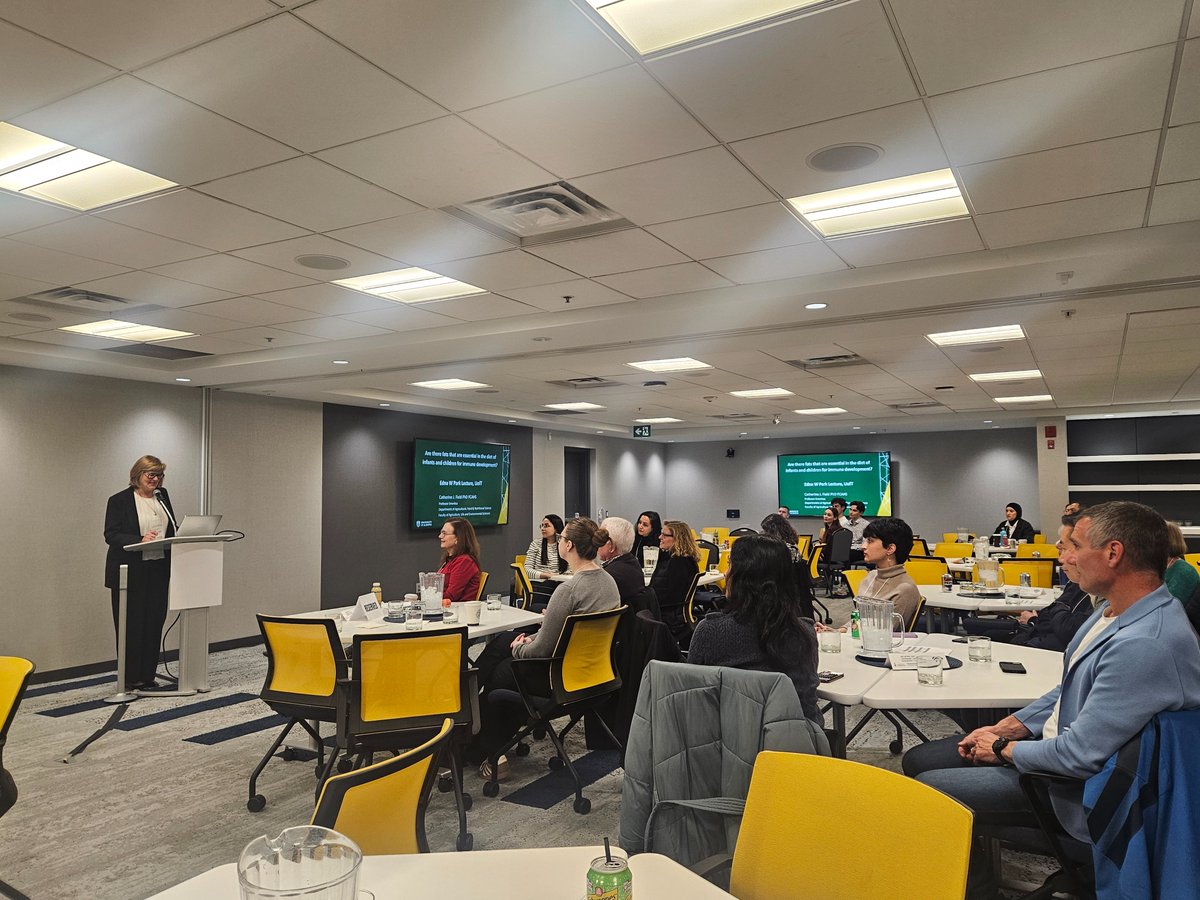 nutrisci_uoft's tweet image. A heartfelt thank you to Dr. Catherine Field, DNS alumna &amp;amp; Professor Emeritus at U of Alberta, for her talk on fatty acids &amp;amp; children’s immune development. Honoring Dr. Edna Park’s legacy in nutrition research!#EdnaParkLecture #DNSResearchDay2025 #AlumniSpotlight @DLOConnor0803
