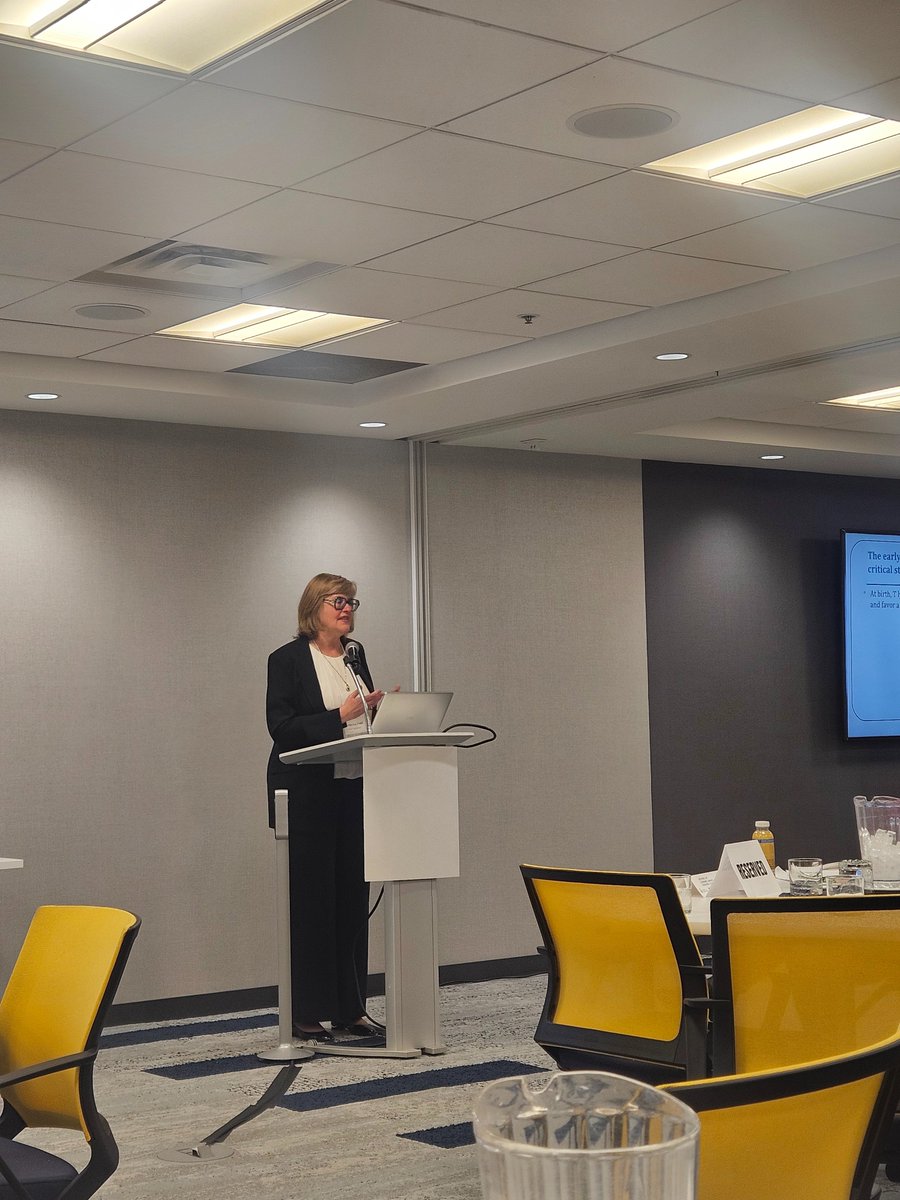 nutrisci_uoft's tweet image. A heartfelt thank you to Dr. Catherine Field, DNS alumna &amp;amp; Professor Emeritus at U of Alberta, for her talk on fatty acids &amp;amp; children’s immune development. Honoring Dr. Edna Park’s legacy in nutrition research!#EdnaParkLecture #DNSResearchDay2025 #AlumniSpotlight @DLOConnor0803