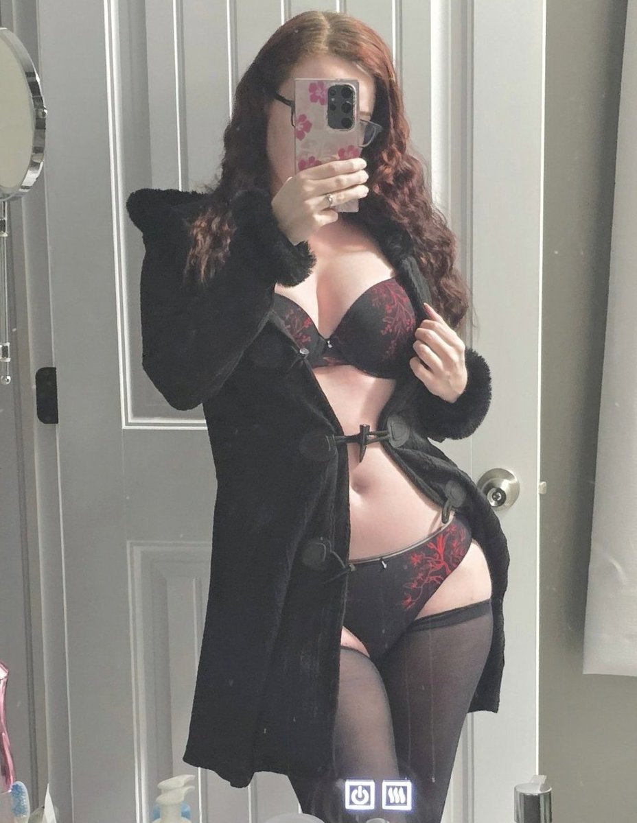 konekocosplays's tweet photo. ���🩷 You're livin' for the rush 🩷🕸 https://t.co/GesO54d6iI