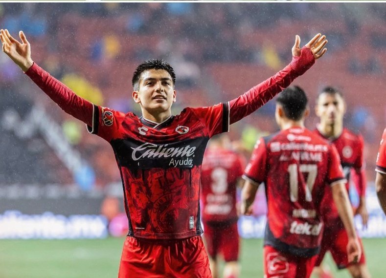 Marioantonioo2's tweet image. Lo de este cabron es de crack y no por la manera de cobrar el penal que eso ya es de otro nivel si no por como teniendo 16/17 años tiene esa personalidad. Ojalá no se pierda en el camino como muchos otros y lo sepan llevar de la mejor manera 🔥
#LigaMx  #Tijuana  #Mora