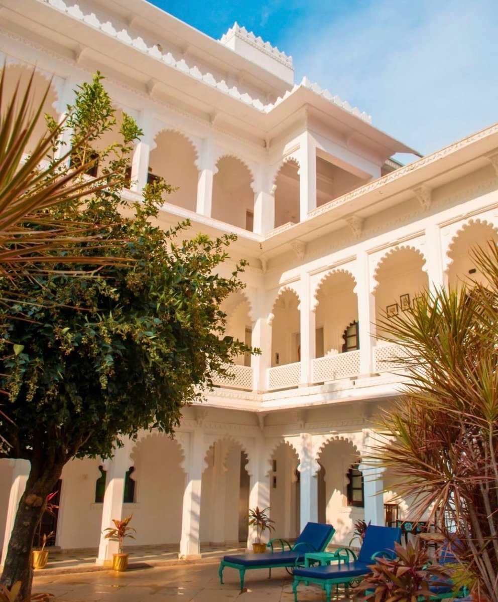 limitedmahesh's tweet image. Know your truth which is your essence. Now is not the time for elation procrastination or living in illusion, eradicate your ignorance.
Become a medium to spread Truth
Love Karm and Light.