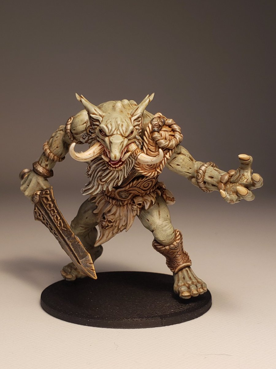 #hotgoblin　さんで購入した
Artisan Guild　さんの

Svartwood Troll Hunter B

完成
このトロールシリーズで使っている、50㎜ベースのストック(在庫も塗装済みも)が切れたので、ざっと流して
↓