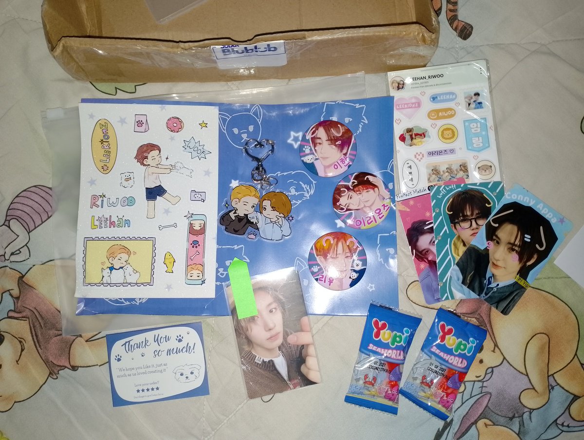 bigfan_of_sky's tweet image. Paket gemay nya udah nyampe uhuuyyy 😆👏🏻 ada kayaknya 2 jam aku mengagumi barang barang imut ini 😂 makasih ya gais lup lup 🫶🏻💕

@sunriseemioo @riwootiful_ @kieriwoo @leemoondaee @eunhwisan @faleshachaaya 
#pawfectmatch #leerionz