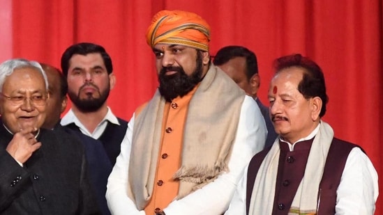 Mubeen_Patel_'s tweet image. Oath Fallout: Bihar&apos;s 9.2% deficit—Nitish vows infra push, but ₹30K Cr revdi bills loom ? Modi funds incoming ?
पहला big project क्या ? Predict &amp;amp; RT !!
#BiharCabinet #FiscalReform