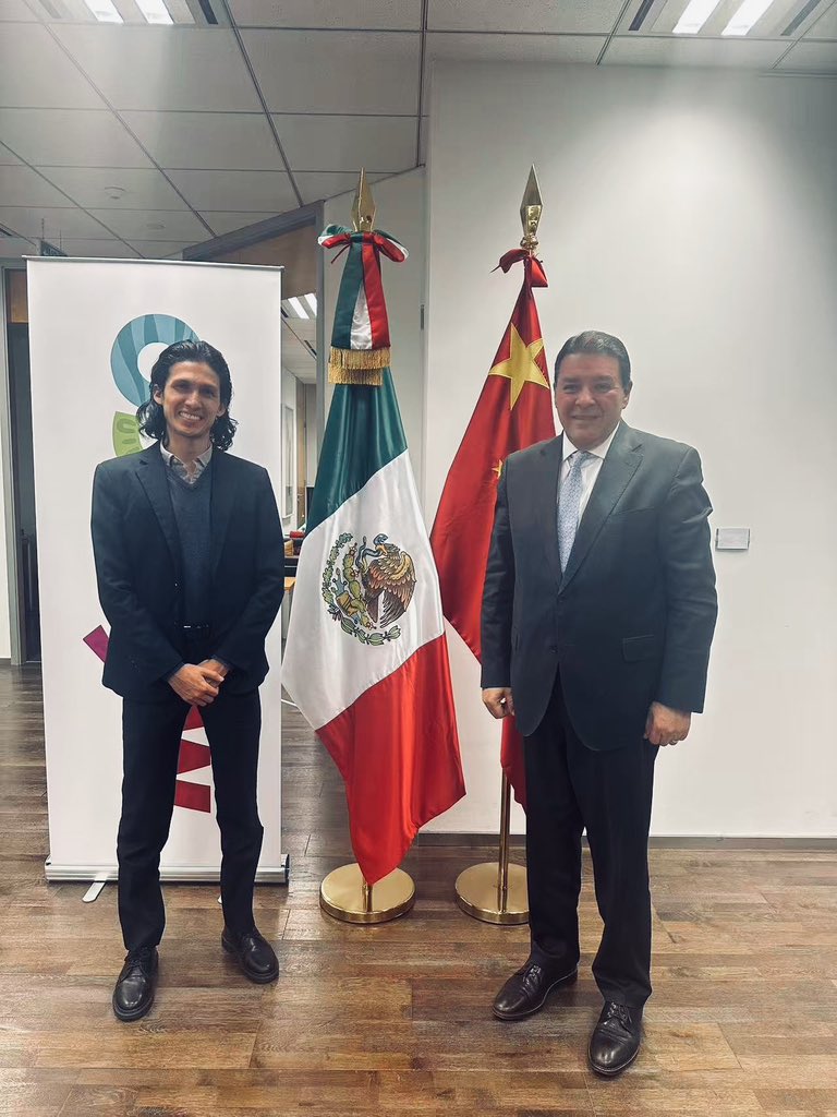 El Cónsul General <a href="/MIsidro/">Miguel Angel Isidro</a> sostuvo una productiva reunión con <a href="/arturo_palr/">Arturo Palacios</a>, Director General de Atracción de Inversiones del <a href="/GobCDMX/">Gobierno de la Ciudad de México</a>, en la que se discutieron posibles áreas  de colaboración con el este de China y de atracción de inversiones a la CDMX.
<a href="/SRE_mx/">Relaciones Exteriores</a>