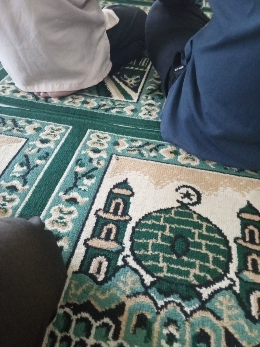 _kulum's tweet image. abis jumatan tadi byy (misal)