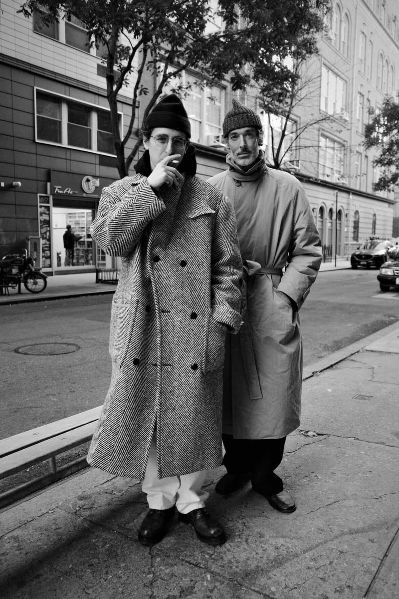 jakewoolf's tweet image. You must be overcoat-maxxing this winter, both in quantity and in the size of your overcoat 

Anything above the knee or that you can’t wear your thickest sweater under is unacceptable