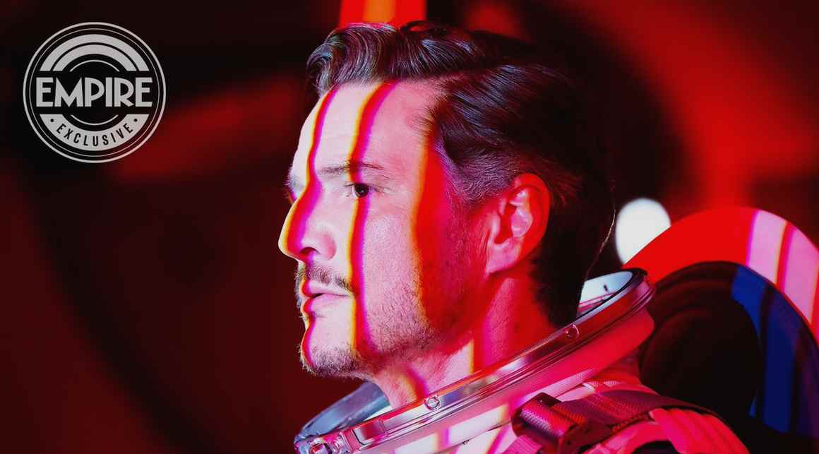 I watched the leaves fall slowly—it calmed my thoughts. 🍰🪞