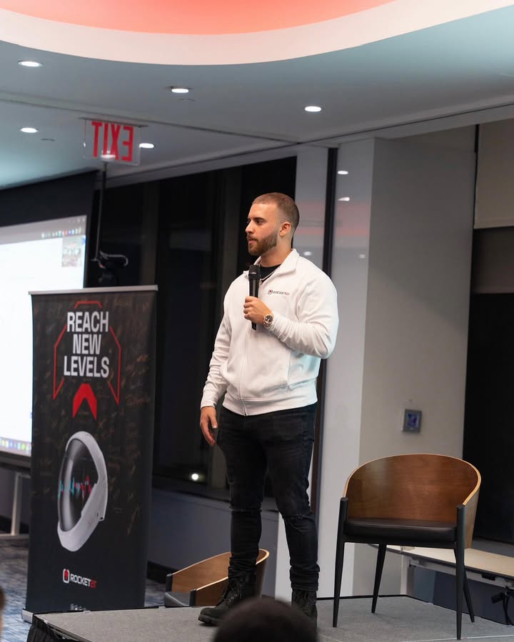 fxalexg580's tweet image. The best way to find yourself… is to lose yourself in the service of others 

@rocket21challenge x Alex G for the people always 🚀

New york was definitely Successful FULL HOUSE thank you to everyone to who came out ya hearddddd 

#setandforget #rocket21challenge #newyorktrader