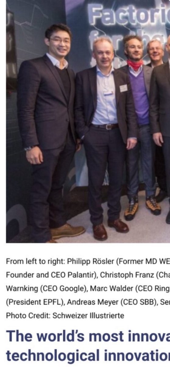freielisteZueri's tweet image. Wow, das ist ja krass! Alex Karp (Palantir), Alain Berset, Christoph Franz (Roche), Marc Walder, Ermotti (UBS), Rösler (WEF), Schäppi (Swisscom) – alle Akteure auf demselben Foti von Schweizer Illustrierte 😲 Wahnsinn. Das ist ja völlig verrückt! Danke @sms2sms ! @FrauHodl