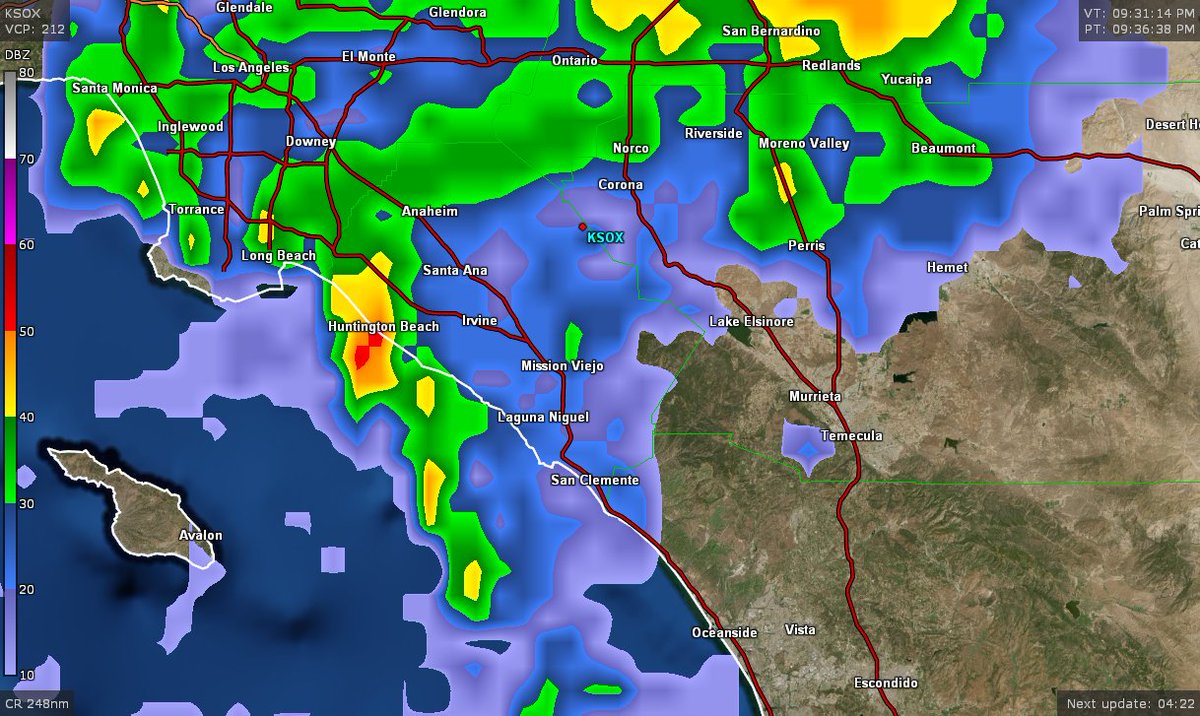 NWSSanDiego's tweet image. 9:40PM Radar Update: Moderate to heavy rain is approaching Orange &amp;amp; northern San Diego County coasts. A flood advisory has been issued to account for minor flooding that may occur due to this additional rainfall after hours of light to moderate rain. Use caution if driving. #CAwx