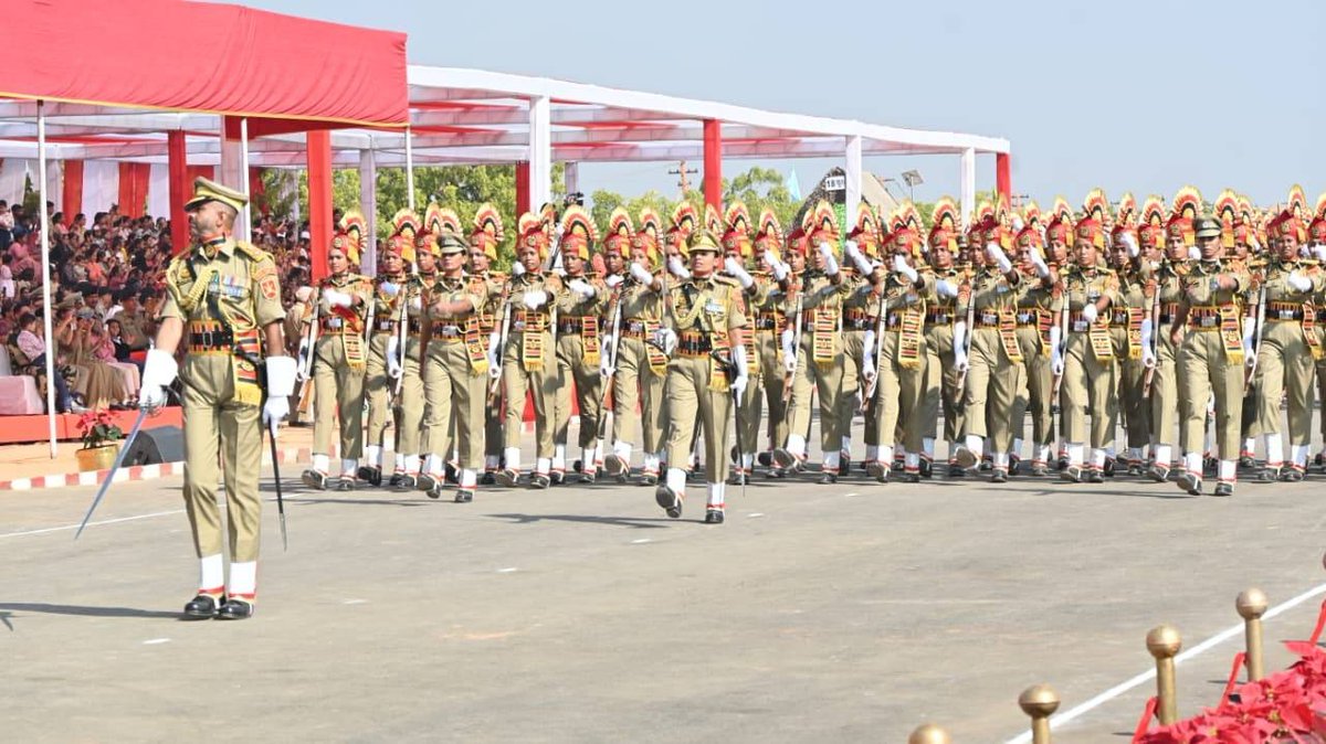 The #BSFDiamondJubilee parade at Bhuj is a sight of pride. 

#IndiasFirstLineOfDefence 
#BSFAt61 
#BSF_सर्वदा_सतर्क