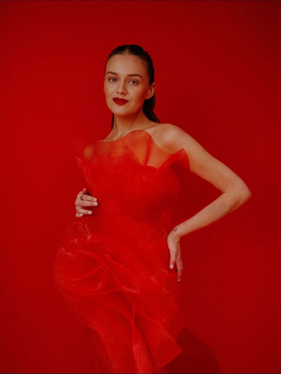 sunlightxvibes's tweet image. i sit in parks. i also sit at the @/cma awards. and i feel like the luckiest.❤️