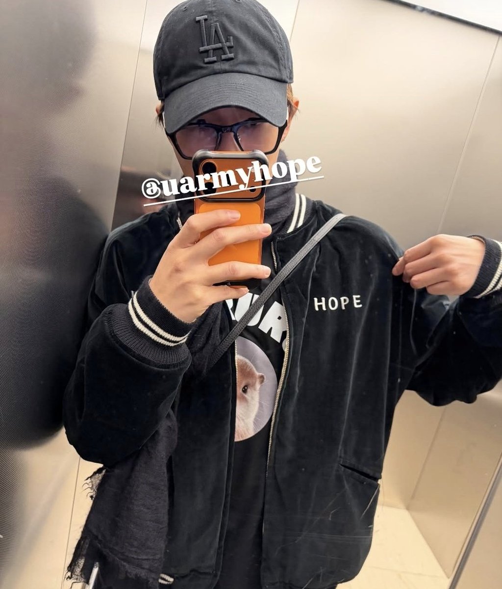 myyouwithjk's tweet image. joon wearing human hope collection 🥹