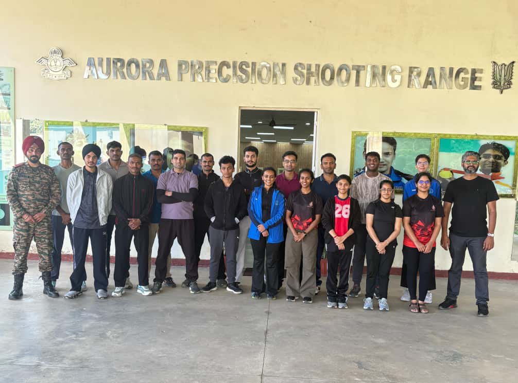 Def_PRO_Chennai's tweet image. A team of professional air rifle shooters from Bengaluru visited 10 m Indoor Shooting Range at #PRTC. A spirited shooting competition between Army team &amp;amp; civil shooters showcased skill &amp;amp; camaraderie, followed by enriching exchange of best practices to strengthen mutual learning.