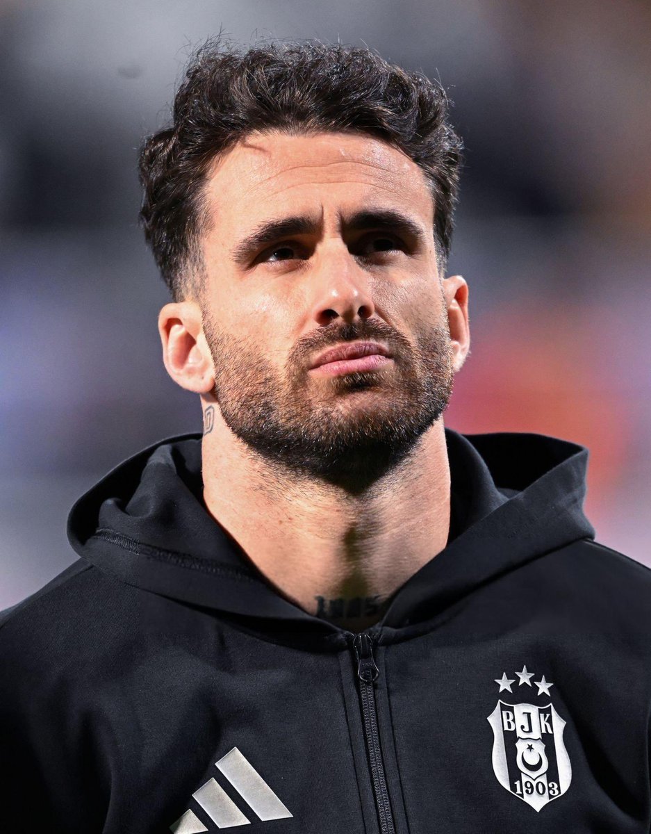 gundembjkcom's tweet image. 💥 Beşiktaş&apos;ta, Rafa Silva&apos;nın tek niyetinin Benfica&apos;ya geri dönmek olduğu öğrenildi. (Türkiye Gazetesi)