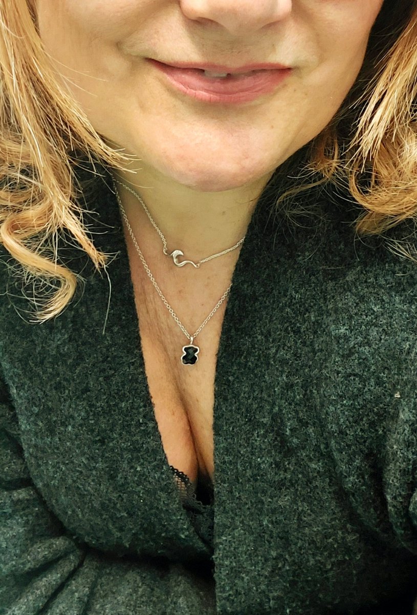 🎶 Sabiendo que tus besos matan moriré de amor 🎶 
#divendresdellavis i de #petonssempre #ambelsomriureposat
#capdesetmanaunamicamesllarg