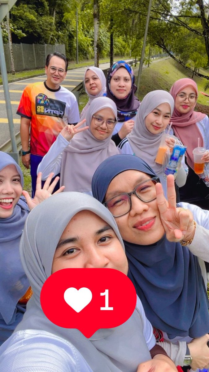 21 November 2025 : Pengarah, YBrs. Ir. Hj Abu Bakar bin Abd Aziz dan warga Cawangan Kerja Kesihatan turut serta dalam Program Fun Walk Sempena Hari Profesion Teknikal Negara (HPTN) 2025 yang diadakan di Taman Botani Kuala Lumpur. 
#IamJKR
#HPTN2025