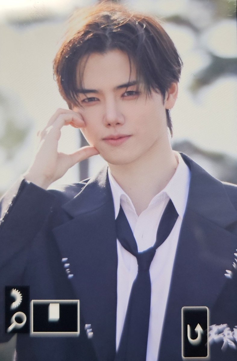 251121 미팬
라뷰🩷
#민희 #MINHEE 
#CRAVITY #크래비티 
#미니의맛