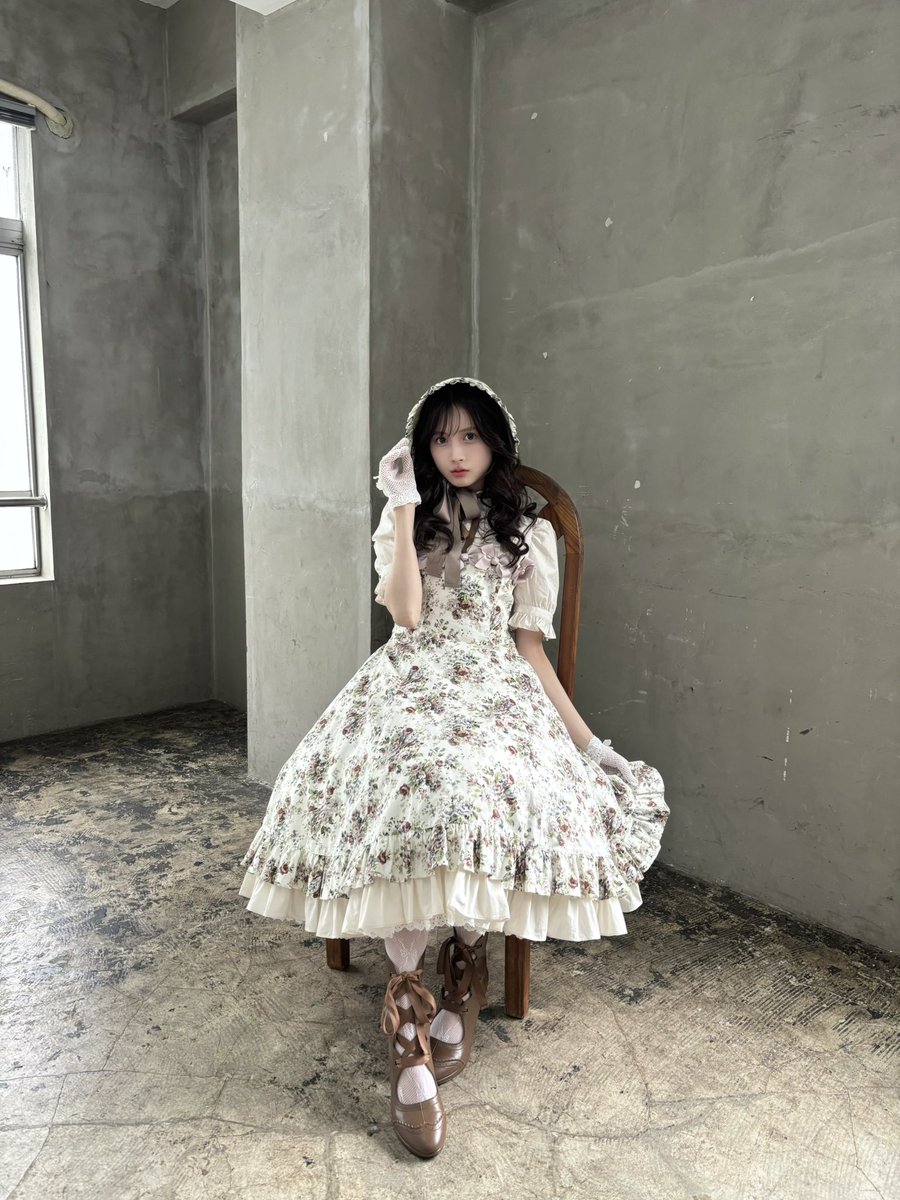 本日発売の
『IDOL FILE Vol.38 Lolita &amp; Gothic』
掲載させていただいてます🎀

なんとバックカバーも飾らせていただきました✨

夢だったロリータを着ることができて
楽しい撮影でした！！

ぜひ普段とは違った私を見てください🧸🤍