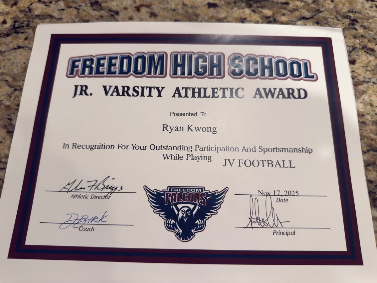 RyanKwong_0's tweet photo. Jv Football season:
Team MVP
Scholar Athlete
Stats
Rush yards:700
Rushing tds:10
Receiving yards:100
Receiving tds:3
Sacks:3
Interceptions:4 https://t.co/qZe7sEE7rX