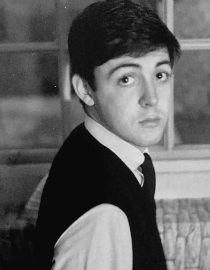 SgtPepper1710's tweet image. Paul by his brother Mike, 1962
#TheBeatles