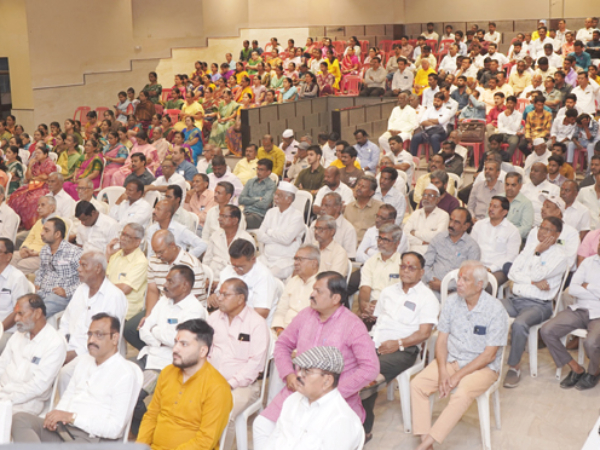 🚨 “Citizens must become Information Warriors to tackle domestic threats!” – Brig. Hemant Mahajan (Retd.)

📍 26th Anniversary Celebrations – Dainik Sanatan Prabhat, Solapur🚩

A recent Delhi bomb blast was a calculated attempt to destabilise India’s economy. Meanwhile, the