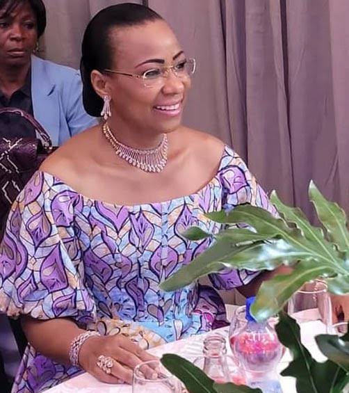 - Zéro carré minier 
- Zéro nomination des membres de sa famille
- Zéro utilisation du budget de l'état pour les oeuvres privées
- Zéro salaire perçu de la caisse de l'état
- Zéro cité par la justice pour pillage et détournements
- Zéro voice circulé sur TikTok

Mama Wa Roho !