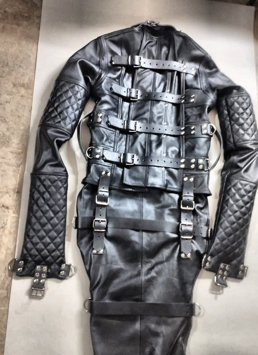 LeatherPrison's tweet photo. Off-the-rack? Never. @LeatherPrison, every detail is personal. Every curve, every clasp, every impossible-to-escape inch — made with you in mind.

Custom isn’t an upgrade. t’s the starting point.

🔗 https://t.co/6LRZRFlmRu

#CustomControl #BuiltToBind #LeatherPrison https://t.co/zN6FvKmsPC