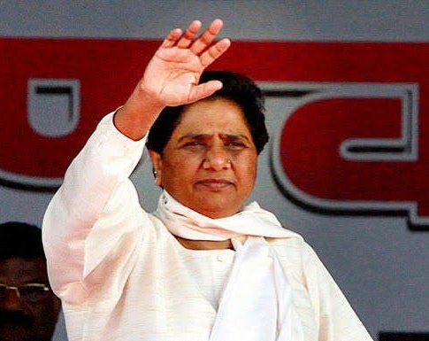 KraantiKumar's tweet image. बहन मायावती जी के शासनकाल में कानून व्यवस्था बहुत सख्त थी. जिसकी फ़ोटो लगाकर तुलना कर रहे थे, उनके राज में कानून व्यवस्था कमजोर थी.

बहन मायावती जी के शासनकाल में मैट्रिक परीक्षा का रिजल्ट 40% के आसपास रहता था. 

कारण बहनजी ने अधिकारियों के सख्त हिदायत दे थीं परीक्षा केंद्र में…