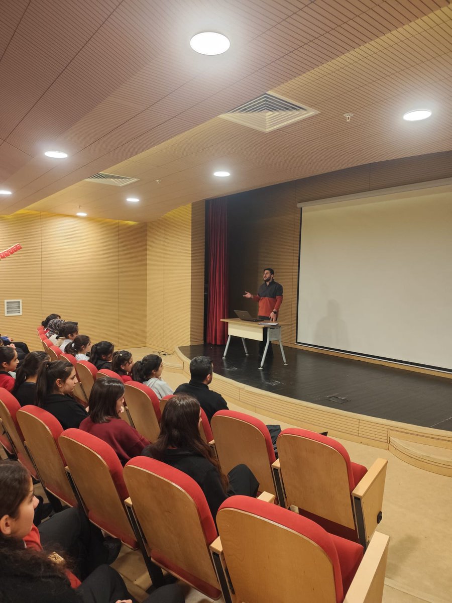 Van İl Kültür ve Turizm Müdürlüğü koordinesinde Erciş İlçe Sağlık Müdürlüğü ve Erciş İlçe Halk Kütüphanesi Müdürlüğü işbirliği ile Şehit Abdulkadir Bahçe Mesleki ve Teknik Anadolu Lisesi öğrencilerine Teknoloji ve Madde Bağımlılığı Eğitim Semineri verildi.
<a href="/tcvanvaliligi/">T.C. Van Valiliği 🇹🇷</a>