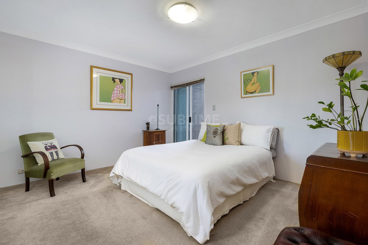 Nick__Politis's tweet photo. Check out G202/7-11 Princes Hwy St Peters. 2 bed 1 bath 1 car
View Sat &amp; Wed 1-1:30pm
Auction Sat 6 Dec 1:30pm On-site
Stylish 2-bed apartment. Sydney Park views.🌿 Secure parking, walk to St Peters Station &amp; Newtown. Suit 1st home buyers &amp; investors.
📞 Nick Politis 0417 348 022 https://t.co/BBvcDN0UsC