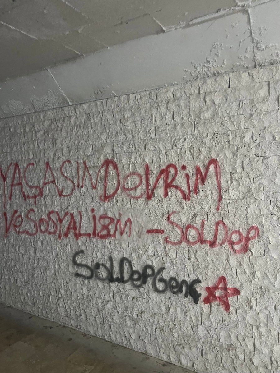 📍İZMİR

Yaşasın devrim ve sosyalizm mücadelesi çağrısıyla İzmir sokaklarındayız.

Emeğin gücüyle hareketin örgütüyle mücadeleye katıl!

#HareketeGeç