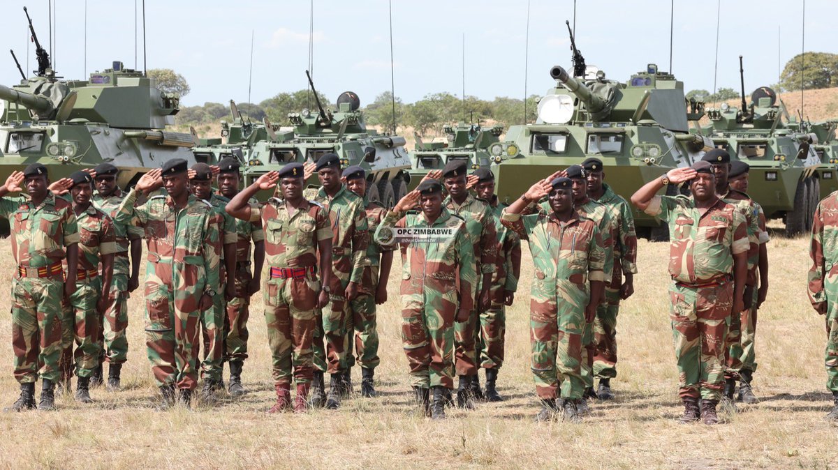 CMukungunugwa's tweet image. Did you know that Zimbabwe 
Is ranked no1 on military ground force in the region
Zimbabwe is in safe hands
