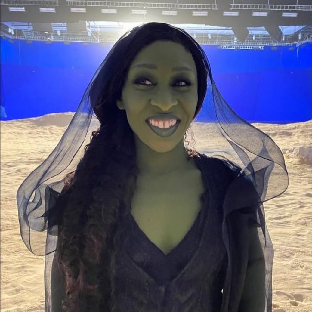 PLAYTHEWOMAN's tweet image. j**us and mary mag**lene realness