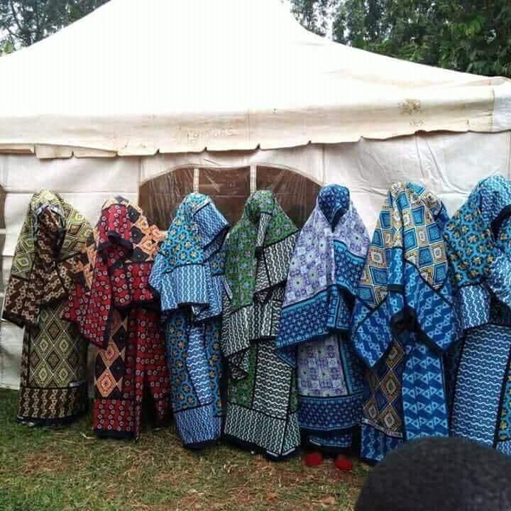 marto254_'s tweet photo. Lakini hawa wasee huwa wanatubeba aje, how do they expect you to know your wife wakiwa wamefunikwa hivi🤣 https://t.co/C7xuFqFqZz
