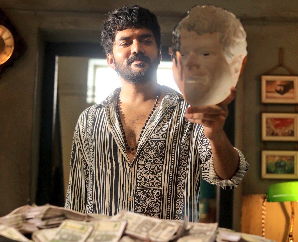 iammoviebuff007's tweet photo. #Mask First Half - Racy so far with crisp runtime &amp; sharp cuts..✌️#Kavin's Portions and dialogues are..👍 Interval block was..👌 https://t.co/aBssILdBYh