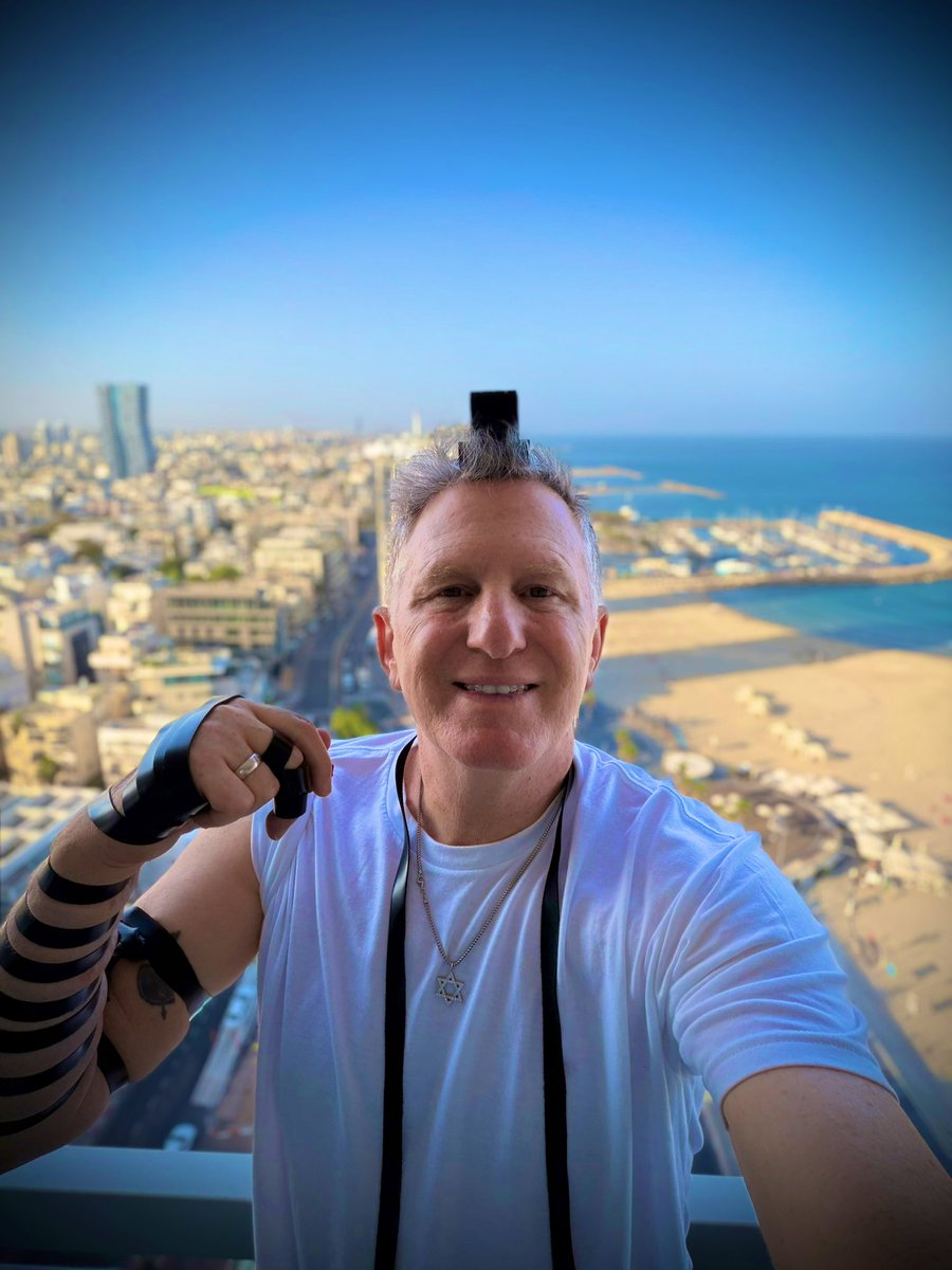 MichaelRapaport's tweet image. I’m back in Israel. Back in Tel Aviv.
And I got to wrap tefillin right here in the heart of the city.
Super blessed. Super grateful.
The freedom to wrap, to pray, to stand tall as a Jew — never taken for granted.
Shabbat Shalom. ✡️🧡