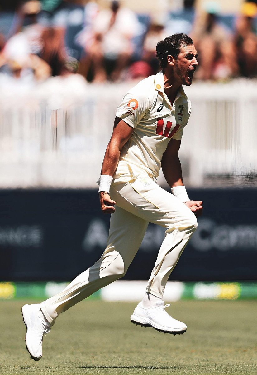 BabarAzamarmy0's tweet image. A normal in the business.