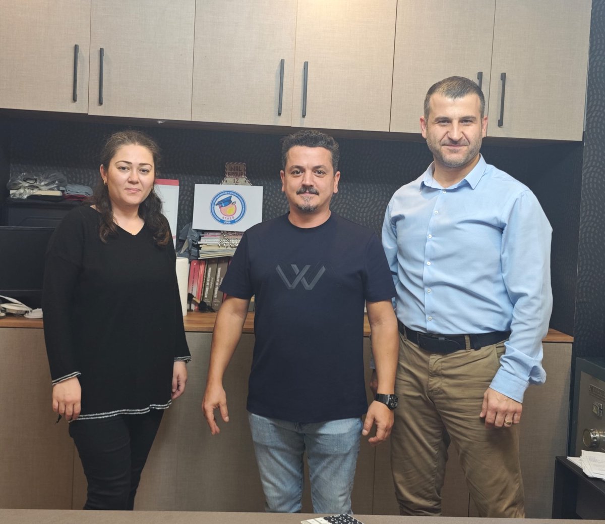 Müdürlüğümüzce Akdeniz Üniversitesi Turizm İşletmeciliği ve Otelcilik Yüksek Okulu Mezunları Derneği ziyaret edildi, dernek yönetimi ile dernek çalışmaları hakkında bilgi alışverişinde bulunuldu.