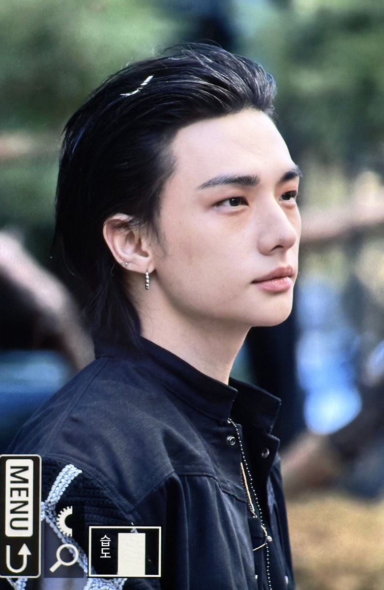 HYUNJIN AT MUSIC BANK TODAY AHH 🖤
